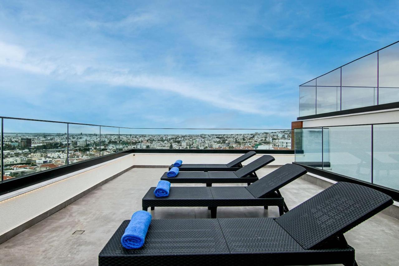 Phaedrus Living: Sea View Anna 302