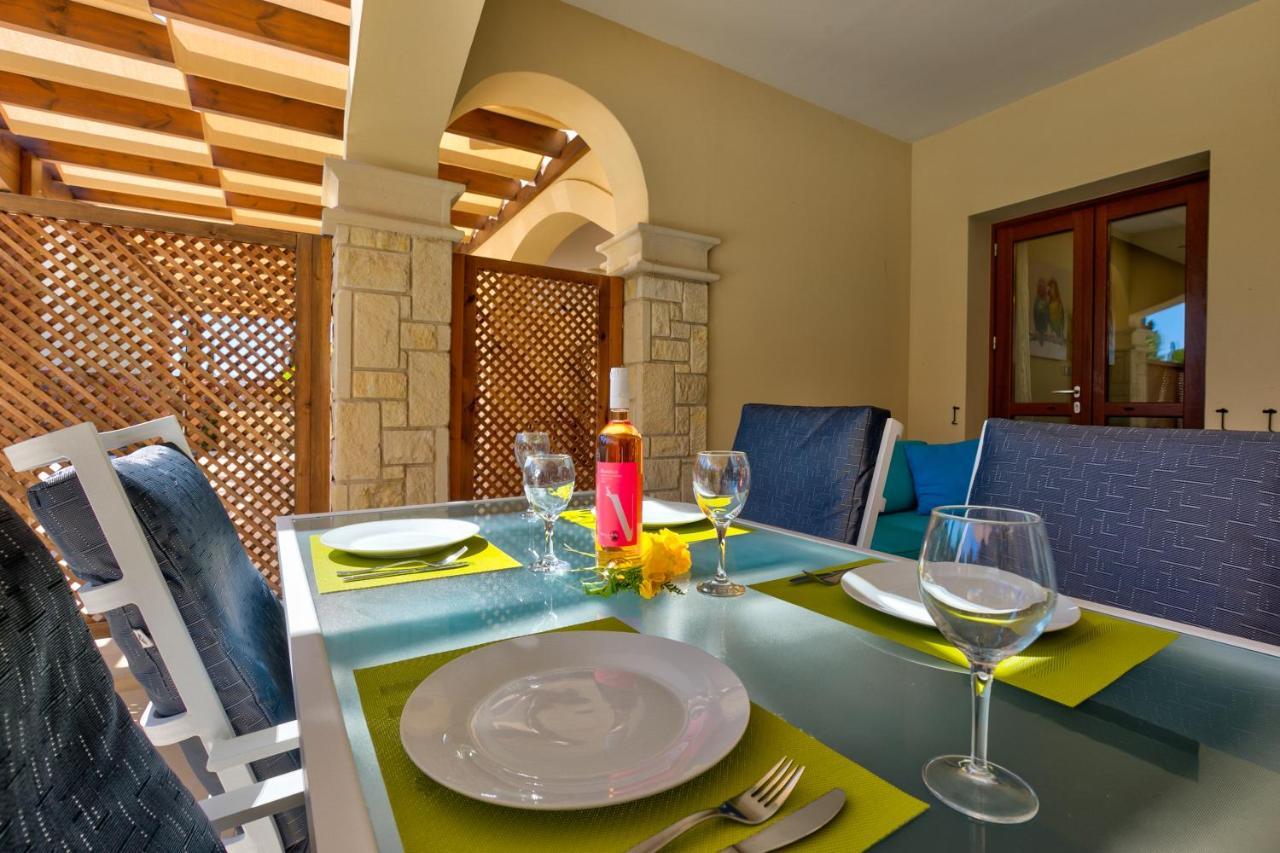 2 Bedroom Eros With Private Pool And Garden, Aphrodite Hills Apartment *