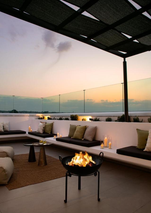 Lora Pearl Luxury
