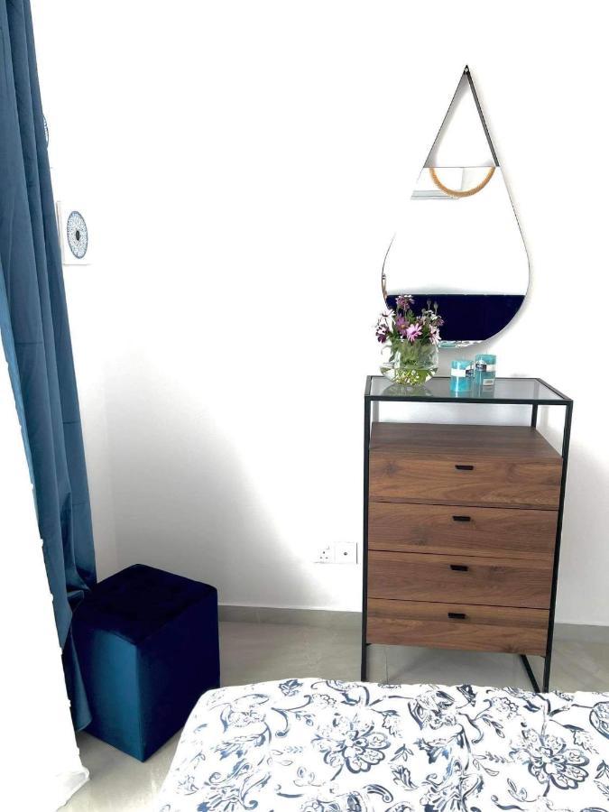 16 Fully Renovated Apartamento *