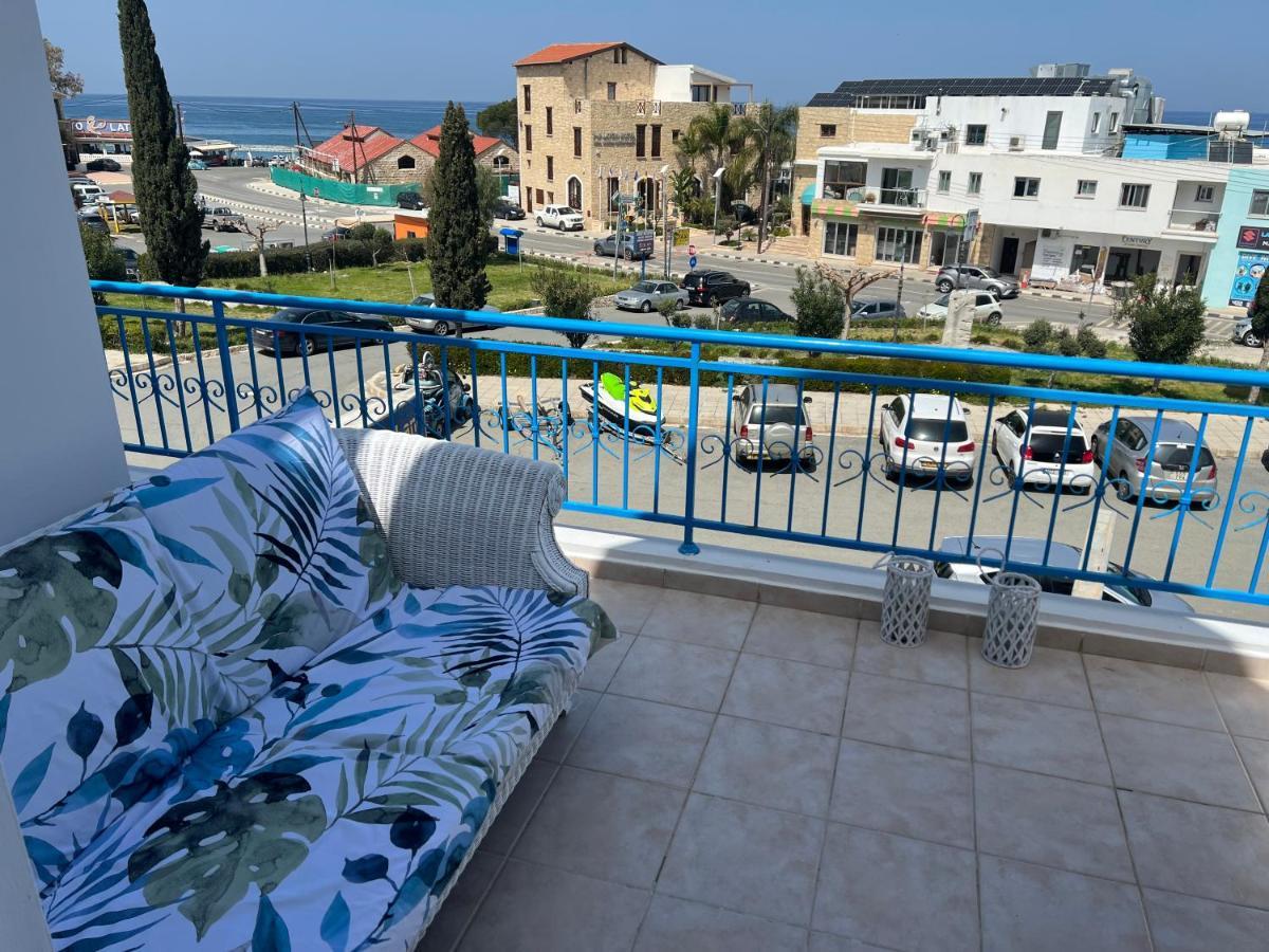 16 Fully Renovated Apartamento