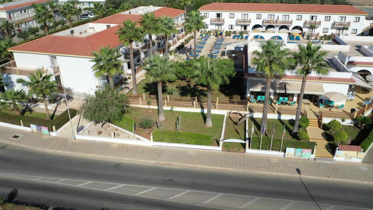 Aparthotel Cosmelenia 3*