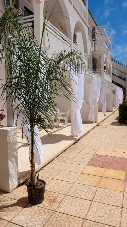 Aparthotel Amore Hotel Apartments 2*
