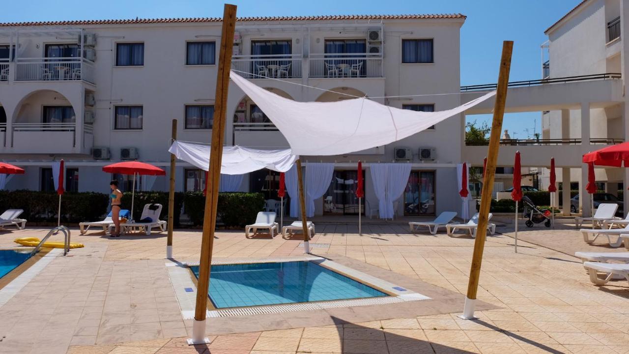 Aparthotel Amore Hotel Apartments 2*