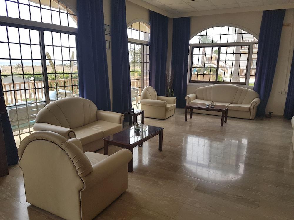 Aparthotel Cosmelenia