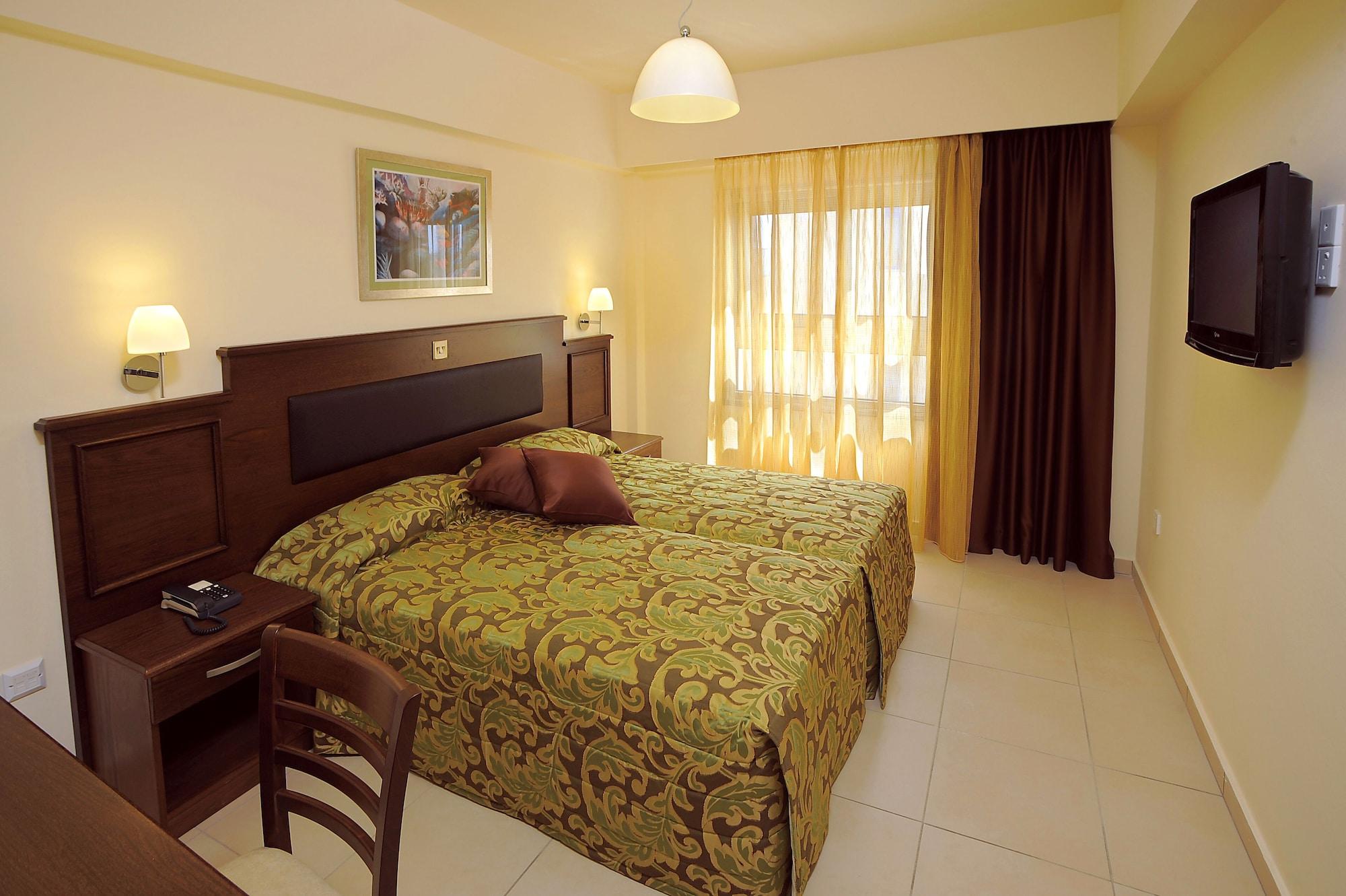 Euronapa Aparthotel 3*