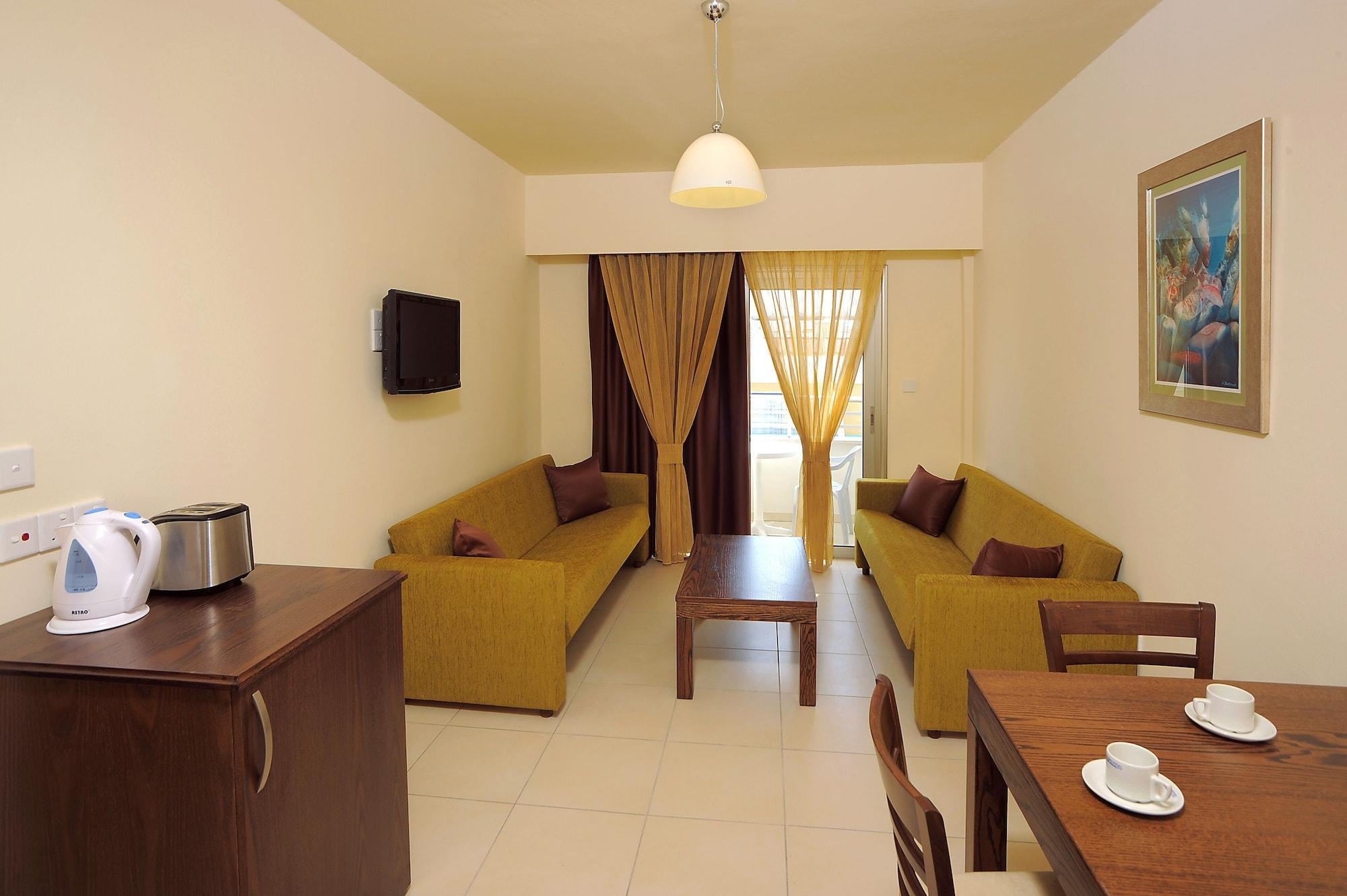 Euronapa Aparthotel 3*