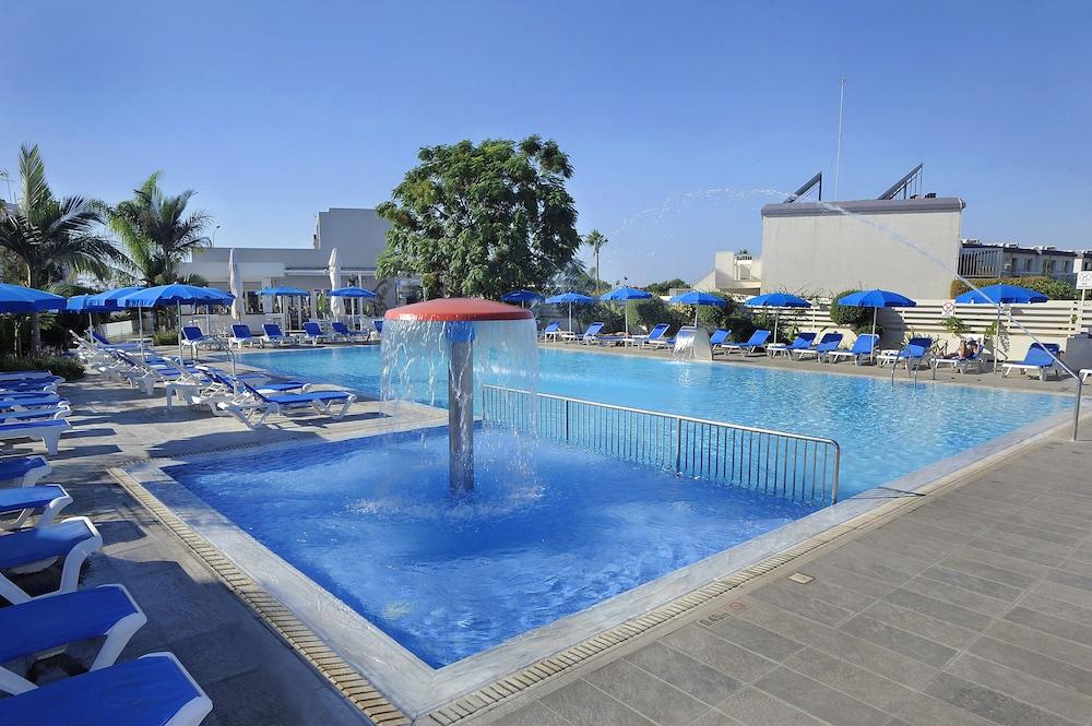 Euronapa Aparthotel 3*