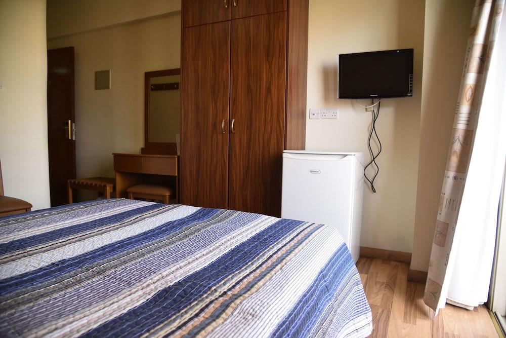Elysso Hotel