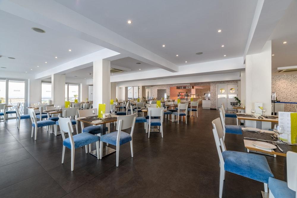 Tasia Maris Oasis Hotel