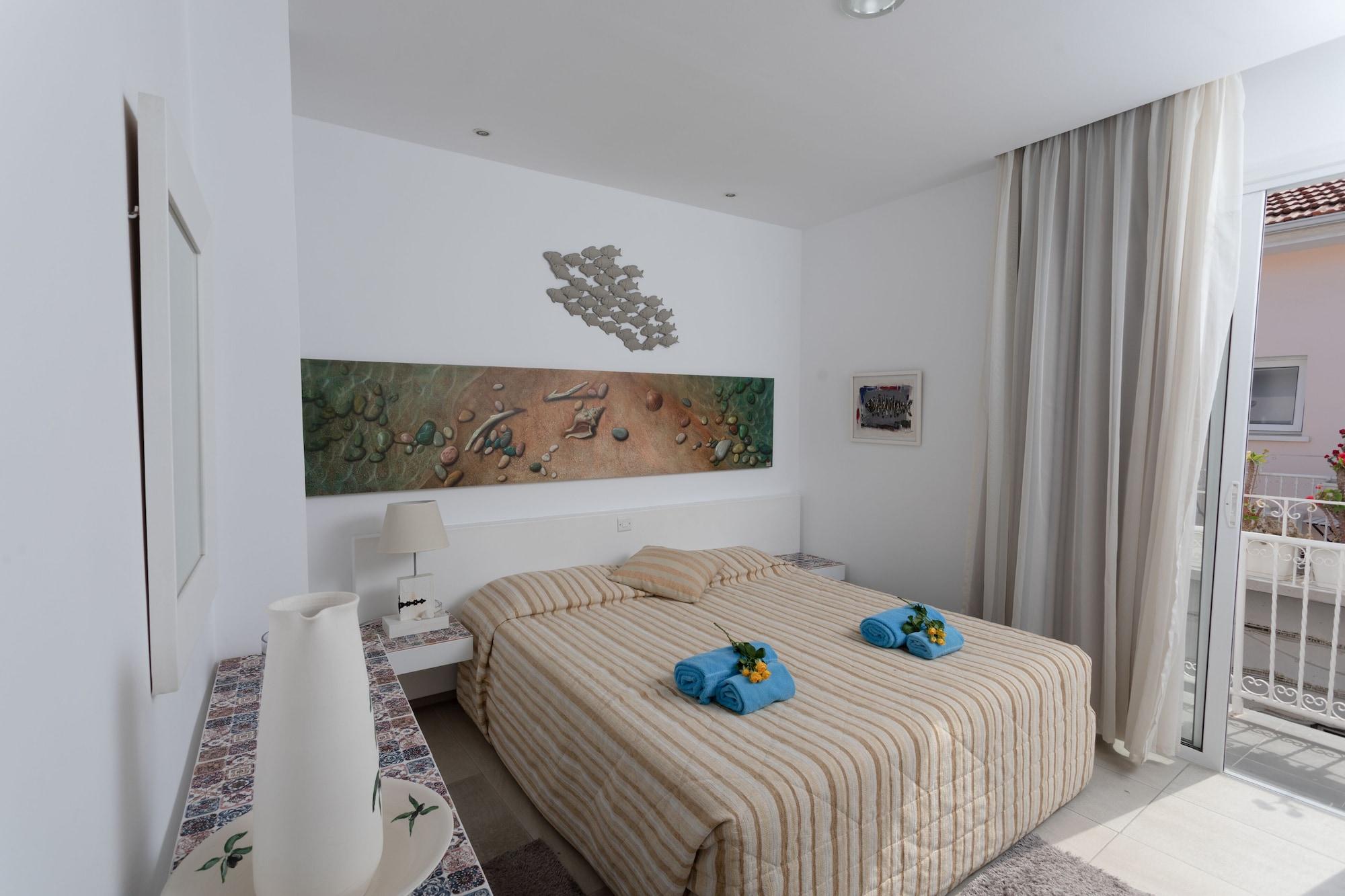 Opera Hotel *