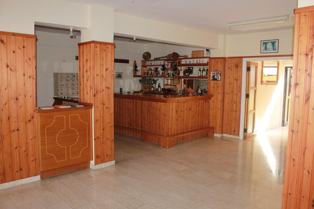 Florea Aparthotel 3*