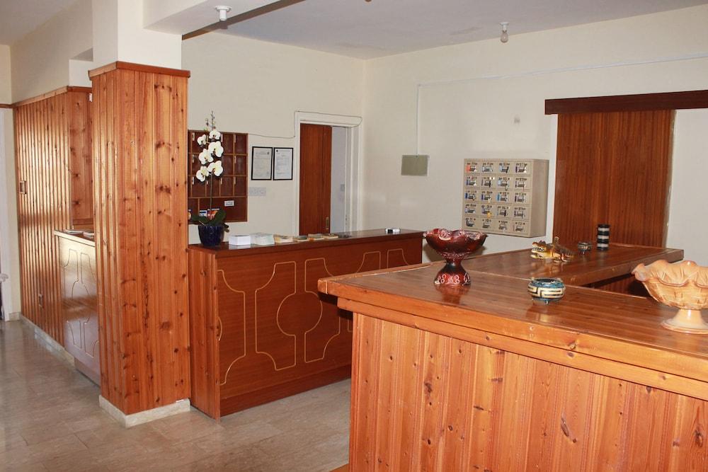 Aparthotel Florea