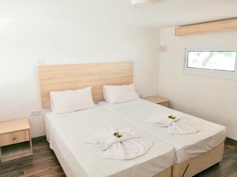 Aparthotel Florea 3*