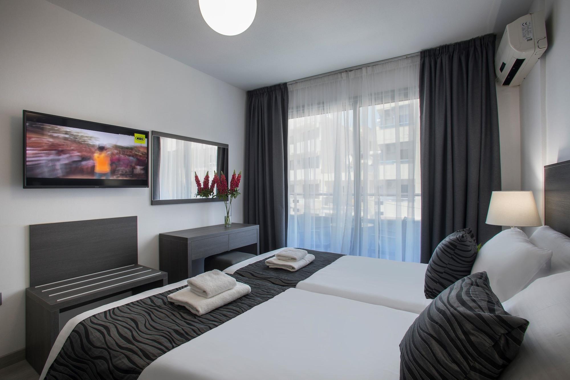 Aparthotel Blazer Larnaca