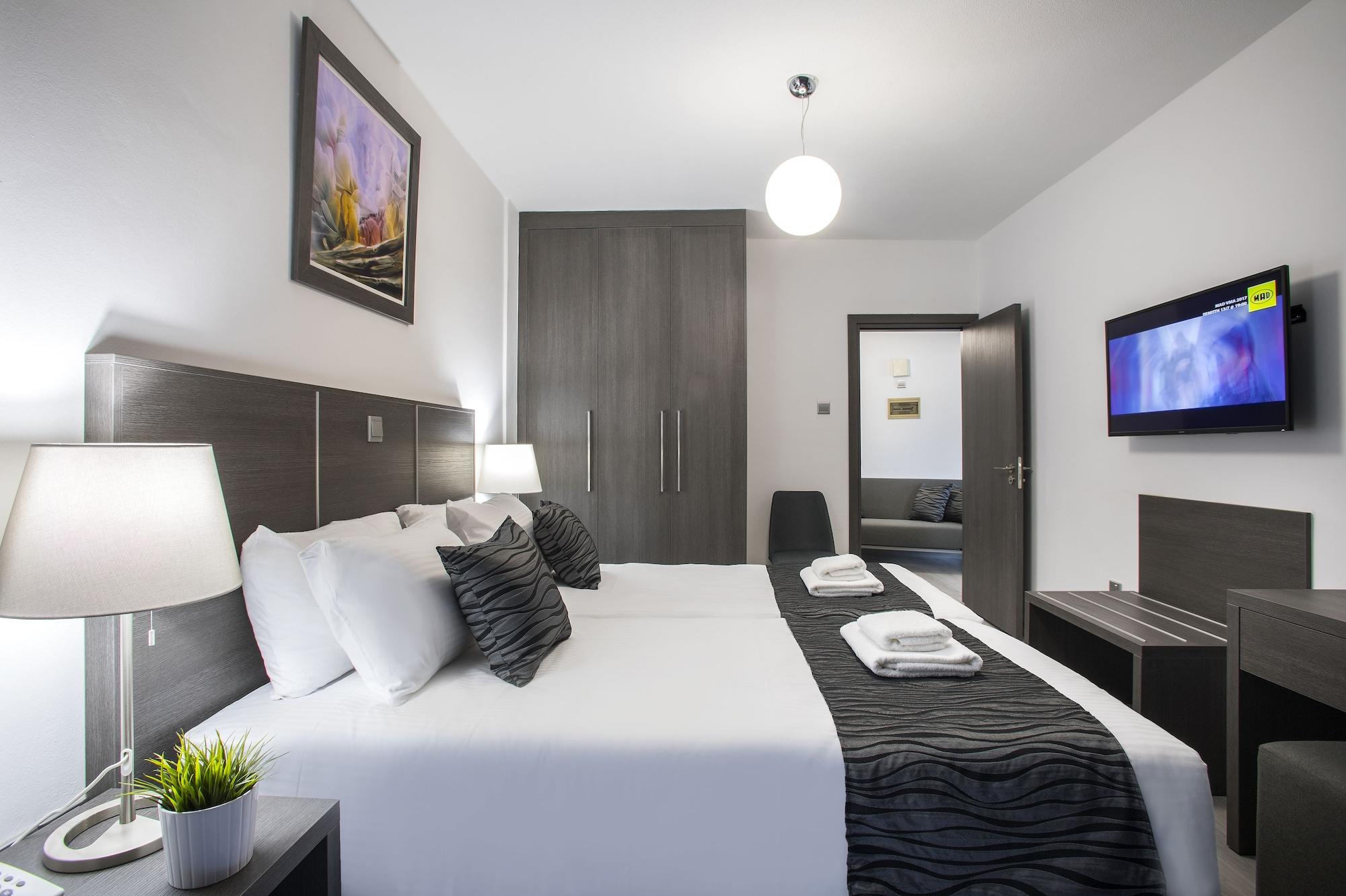 Blazer Aparthotel Larnaca