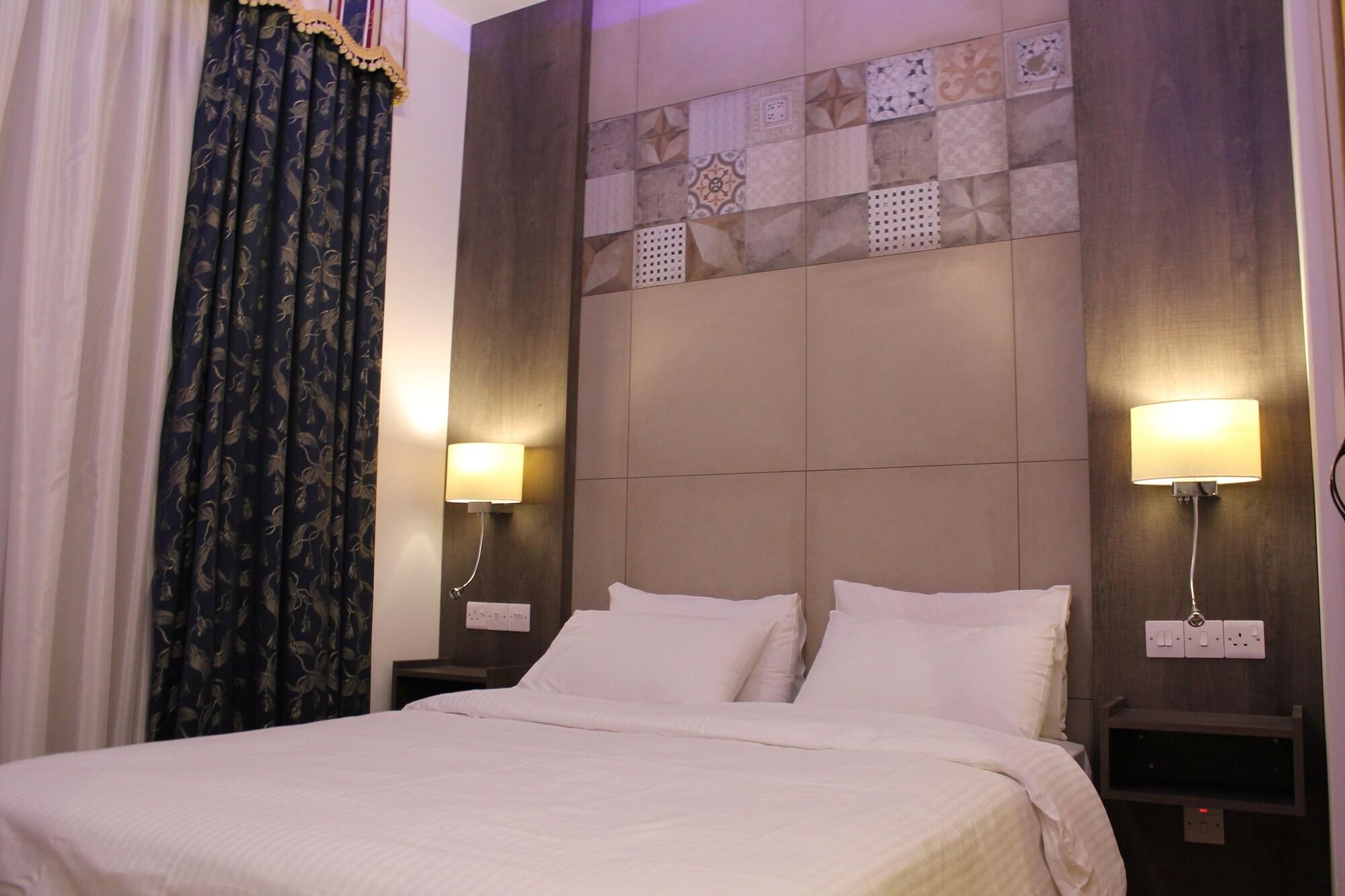 St Elena Boutique