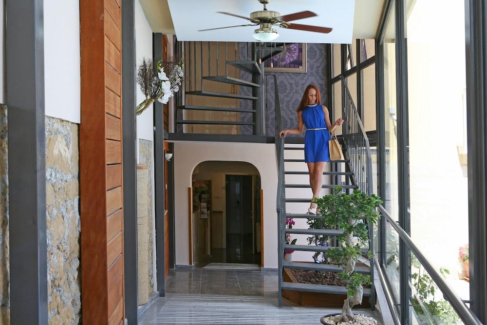 Hotel St Elena Boutique Larnaca