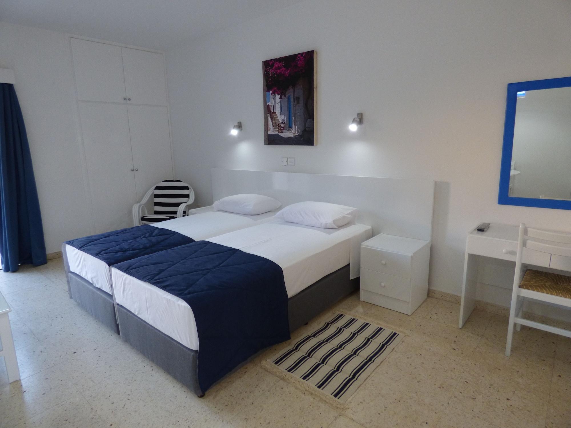 Amore Hotel Apartments 2* Protaras
