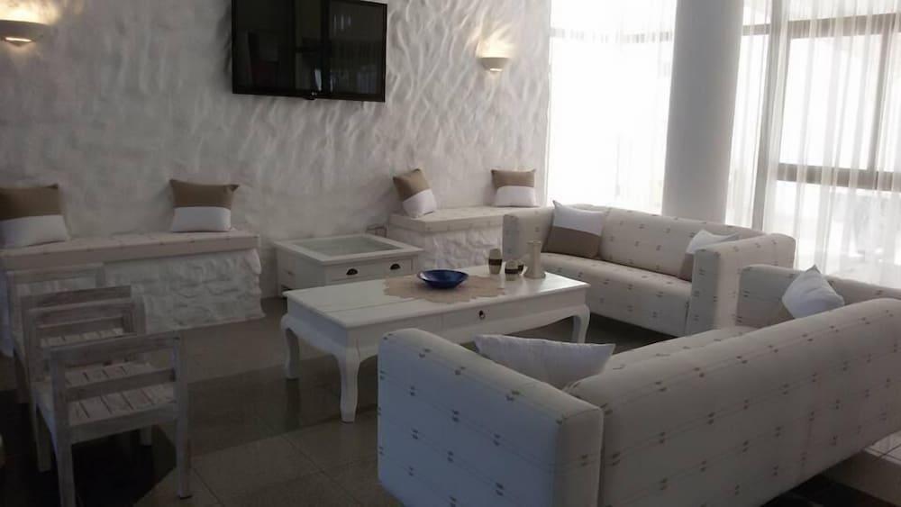 Amore Hotel Apartments Protaras