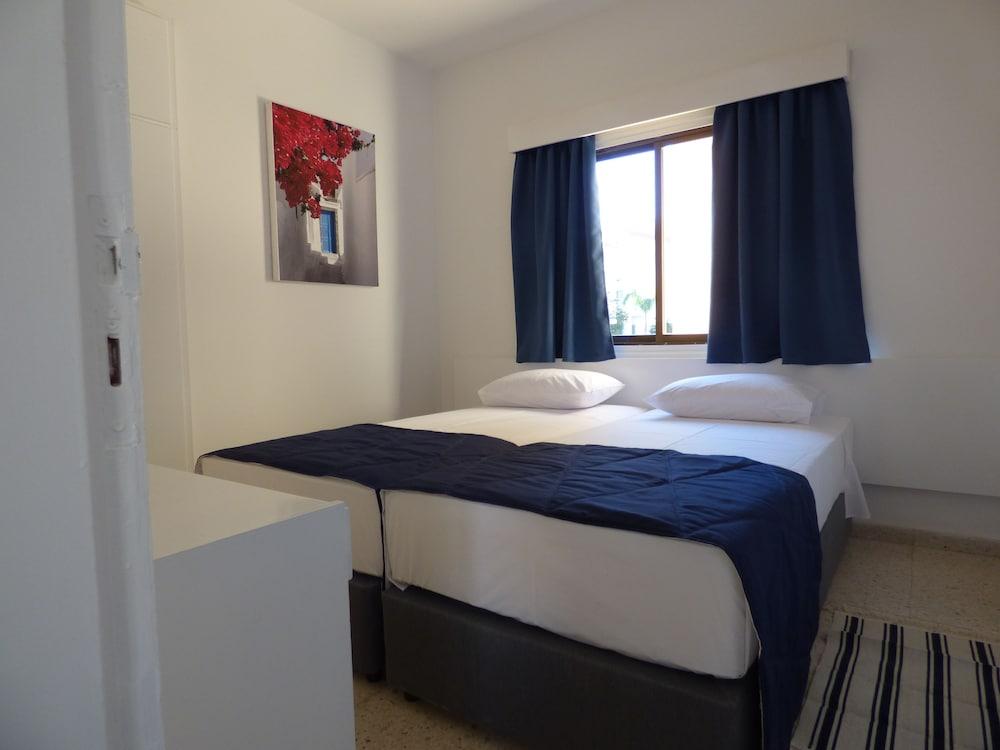 Amore Hotel Apartments 2* Protaras