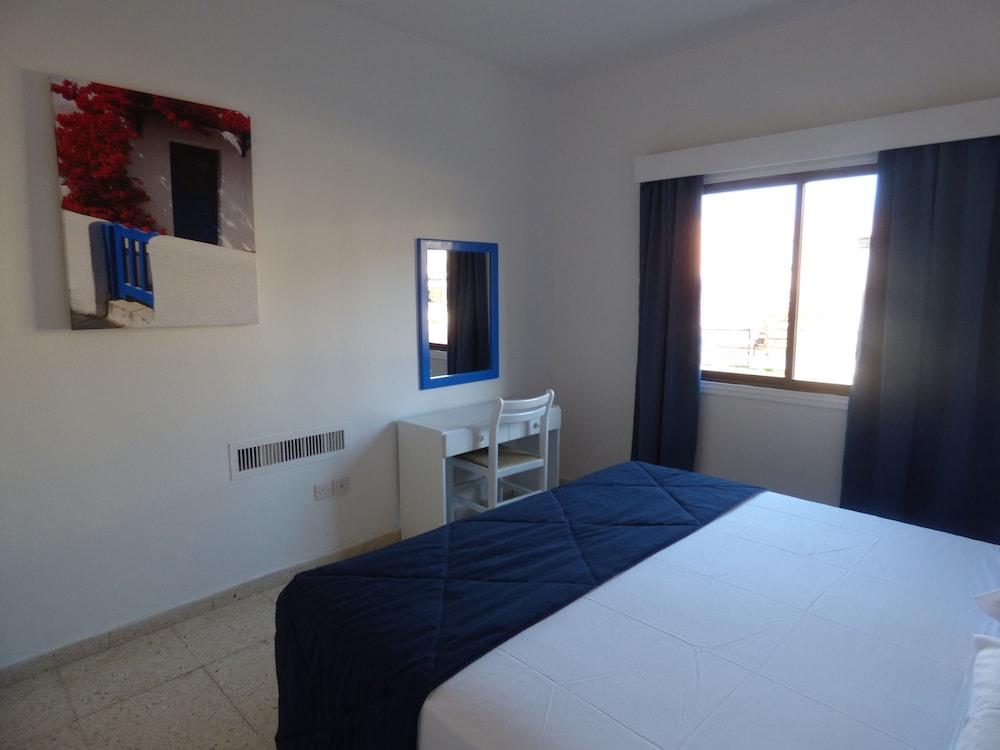 Amore Hotel Apartments 2* Protaras