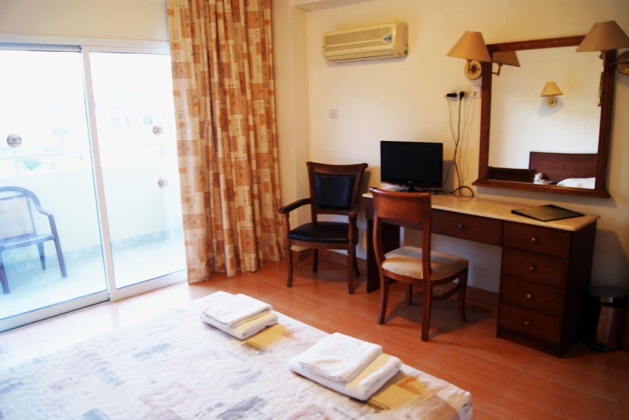M. Moniatis Hotel 3*