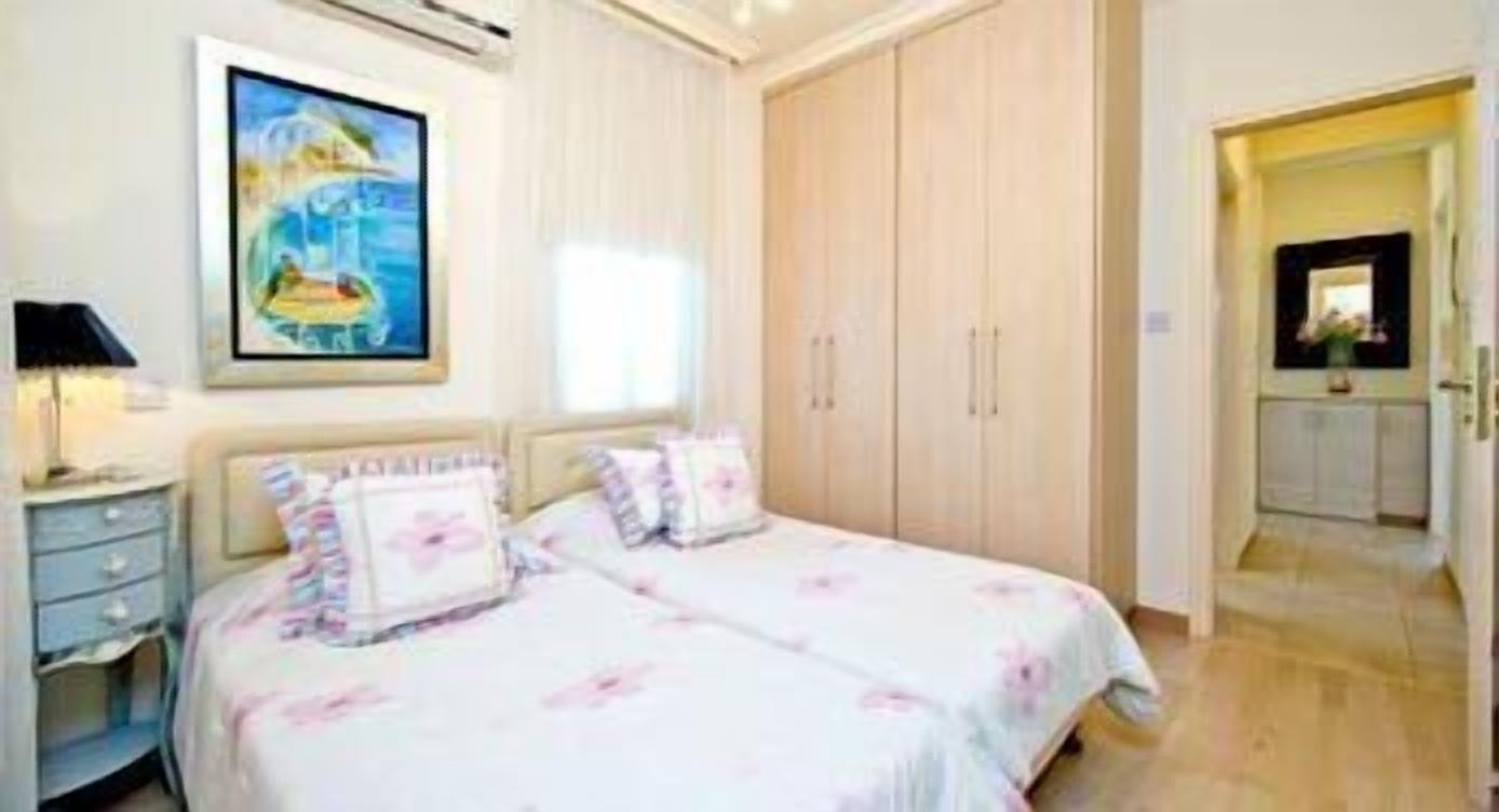 Amadora Luxury Villa