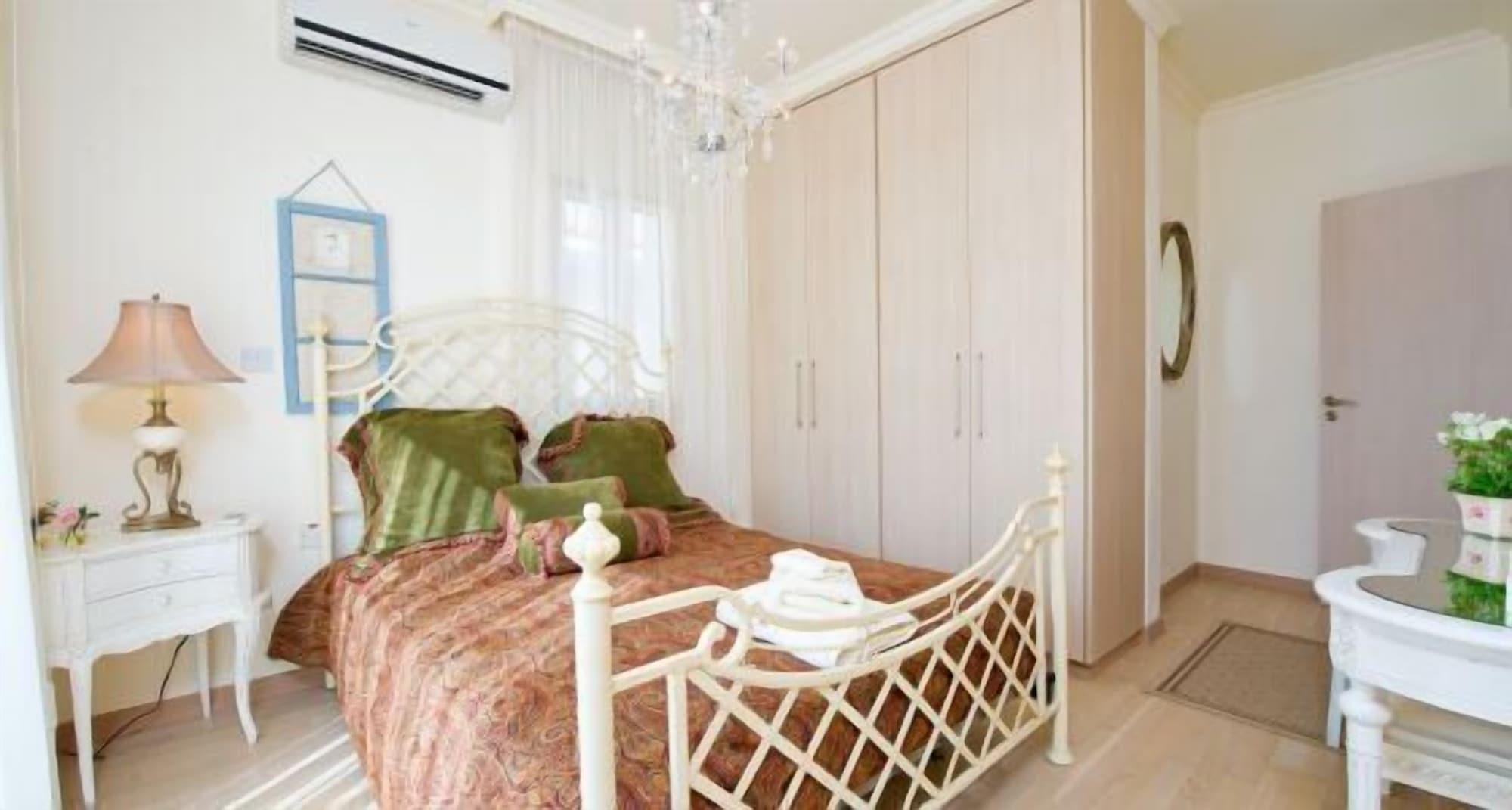 Amadora Luxury