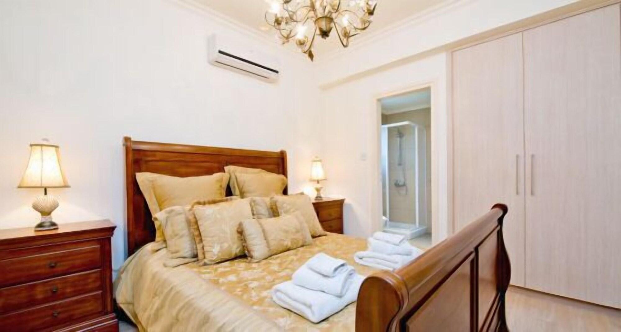 Amadora Luxury *