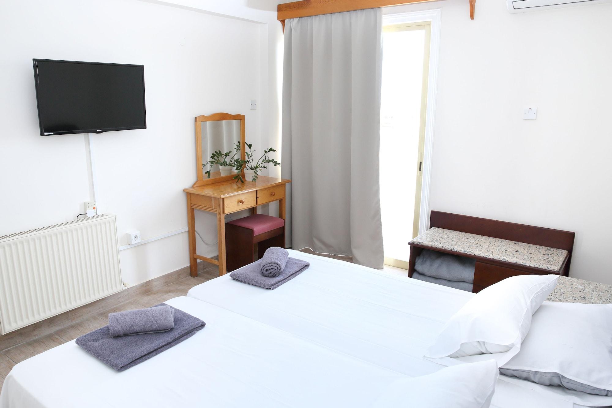 Antonis G. Aparthotel 2*