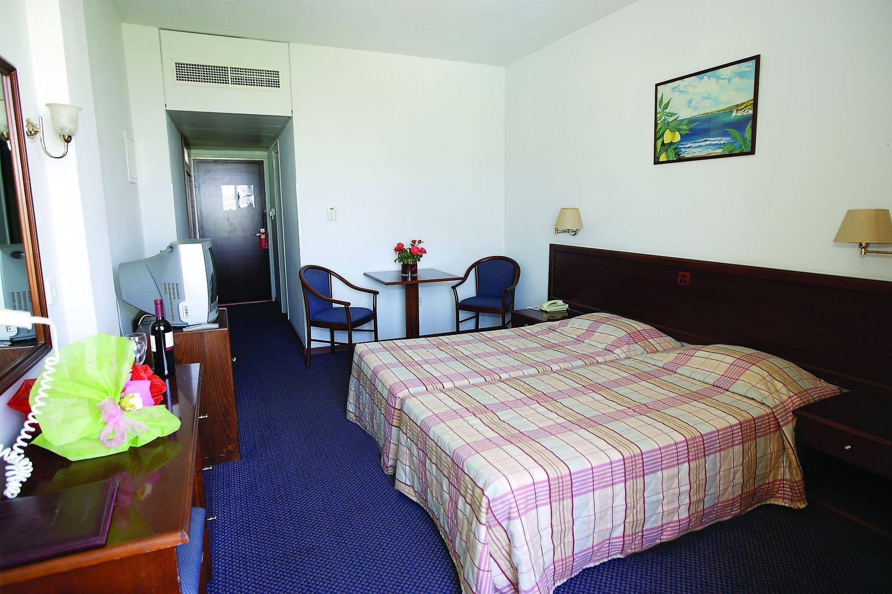 Crown Henipa Hotel 3*