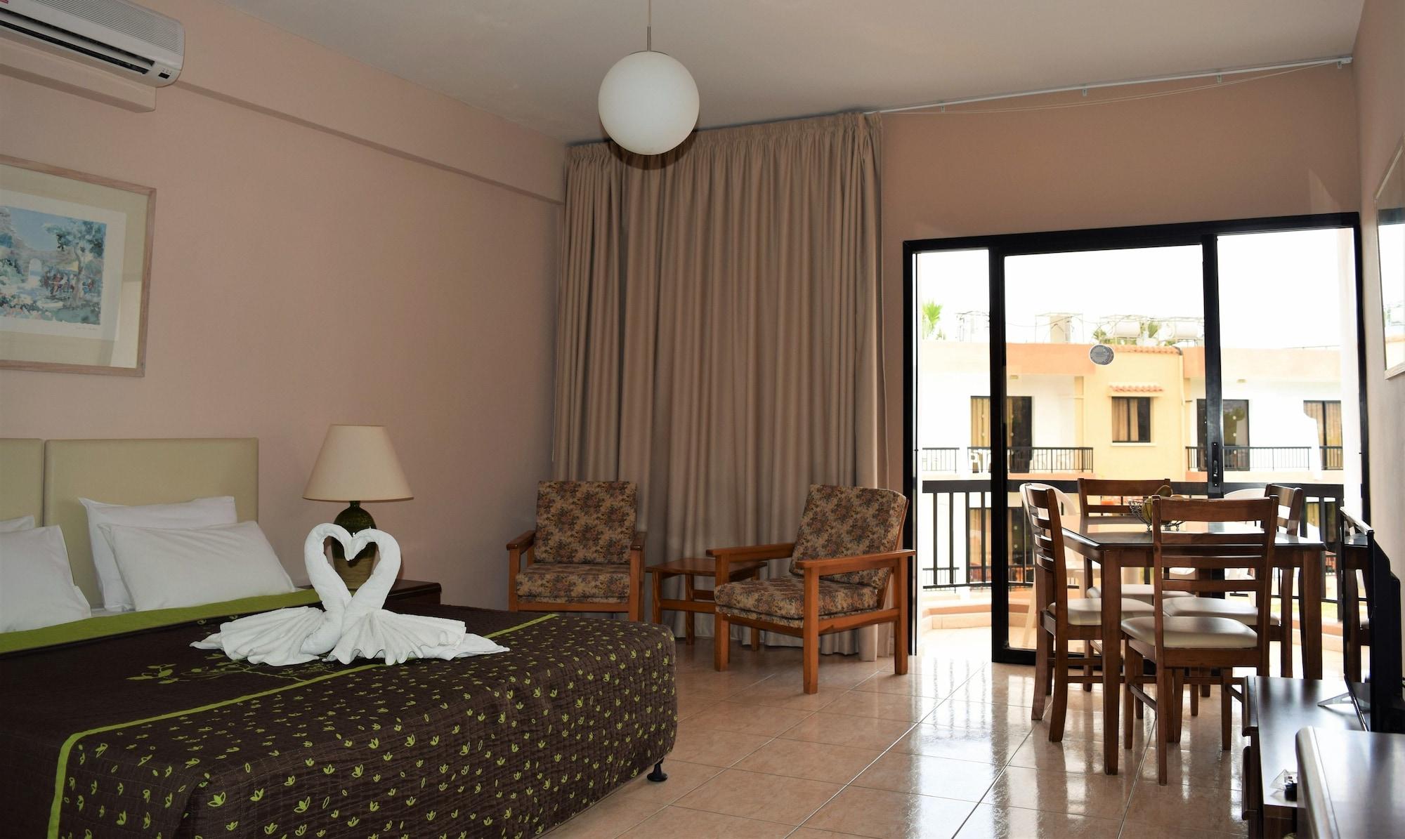 Anna Aparthotel 3*