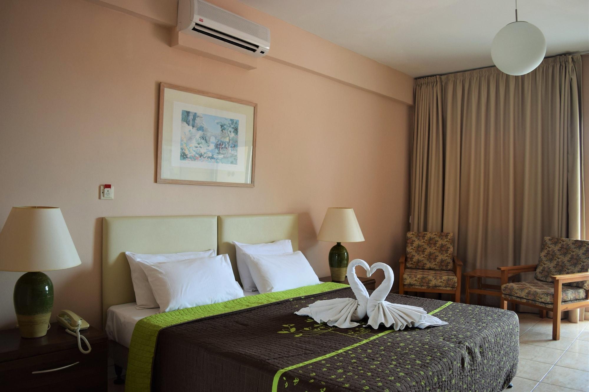 Anna Aparthotel 3*