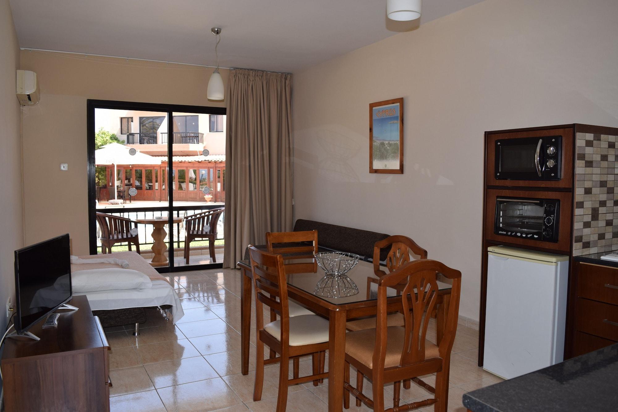 Anna Aparthotel 3*