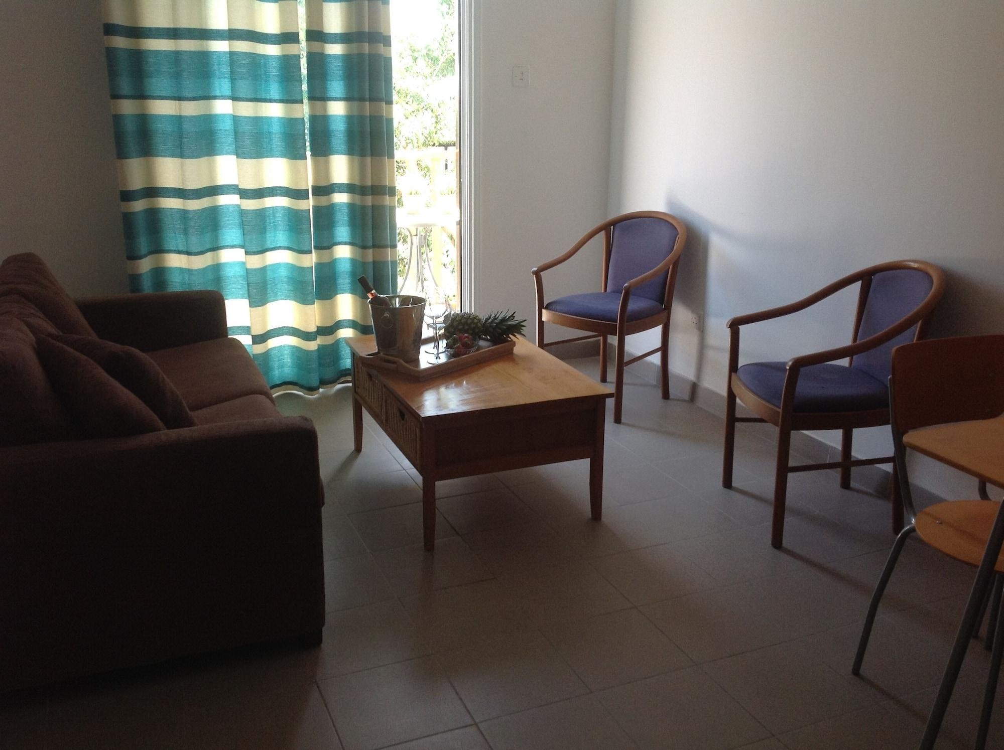 Alecos Aparthotel Paphos