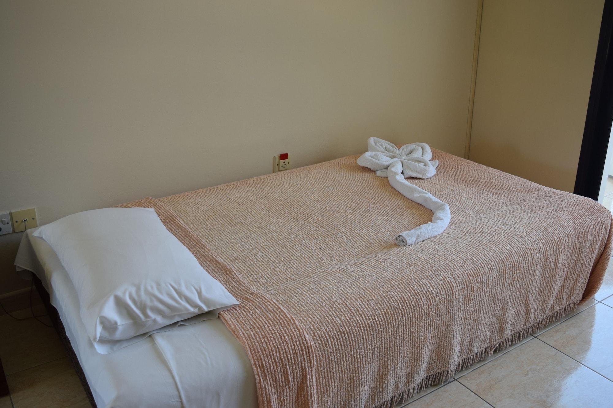 Anna Aparthotel
