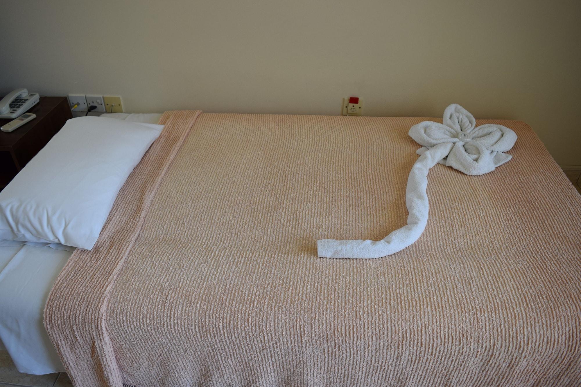 Anna Aparthotel