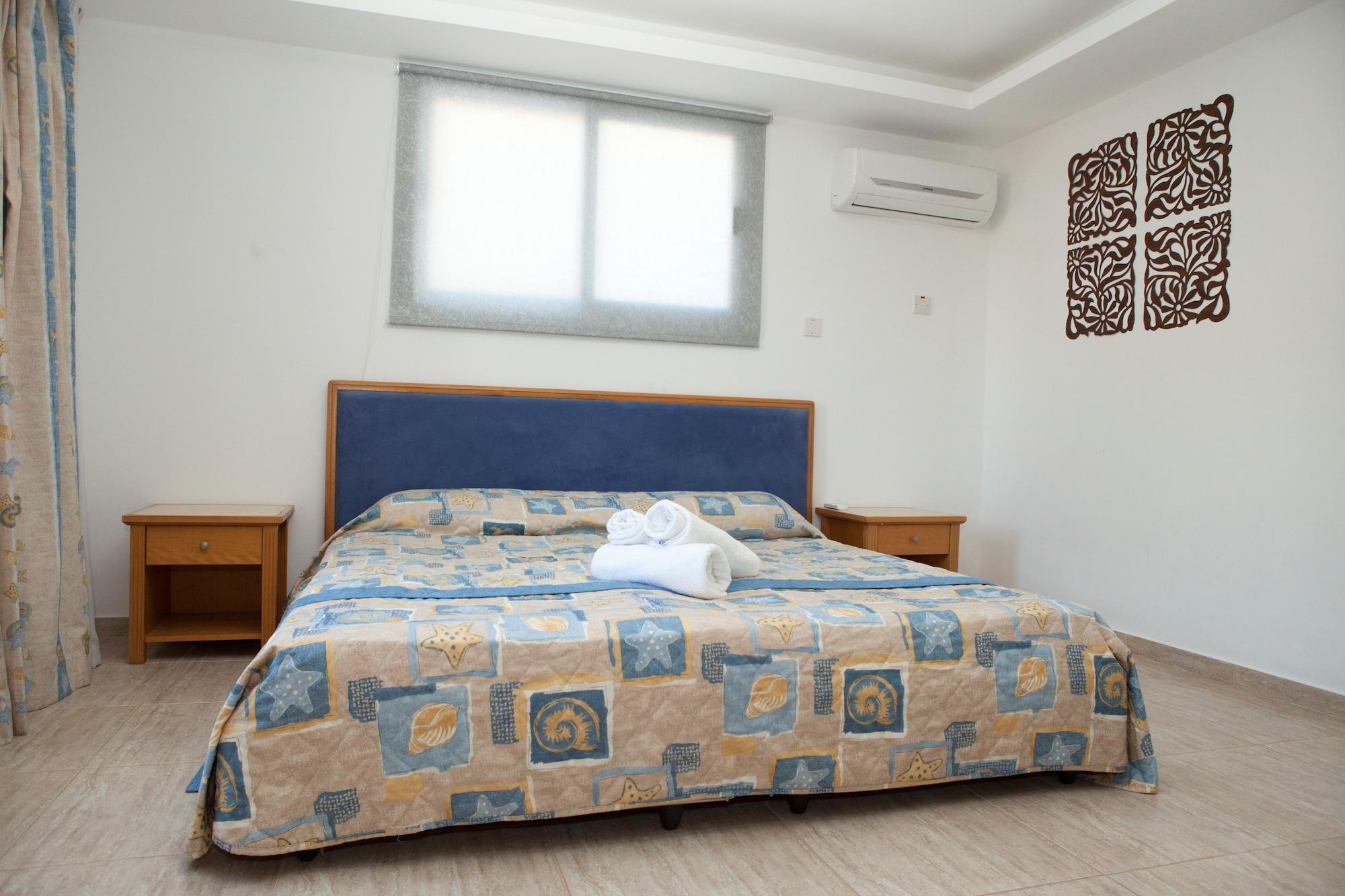 Alecos Aparthotel Paphos