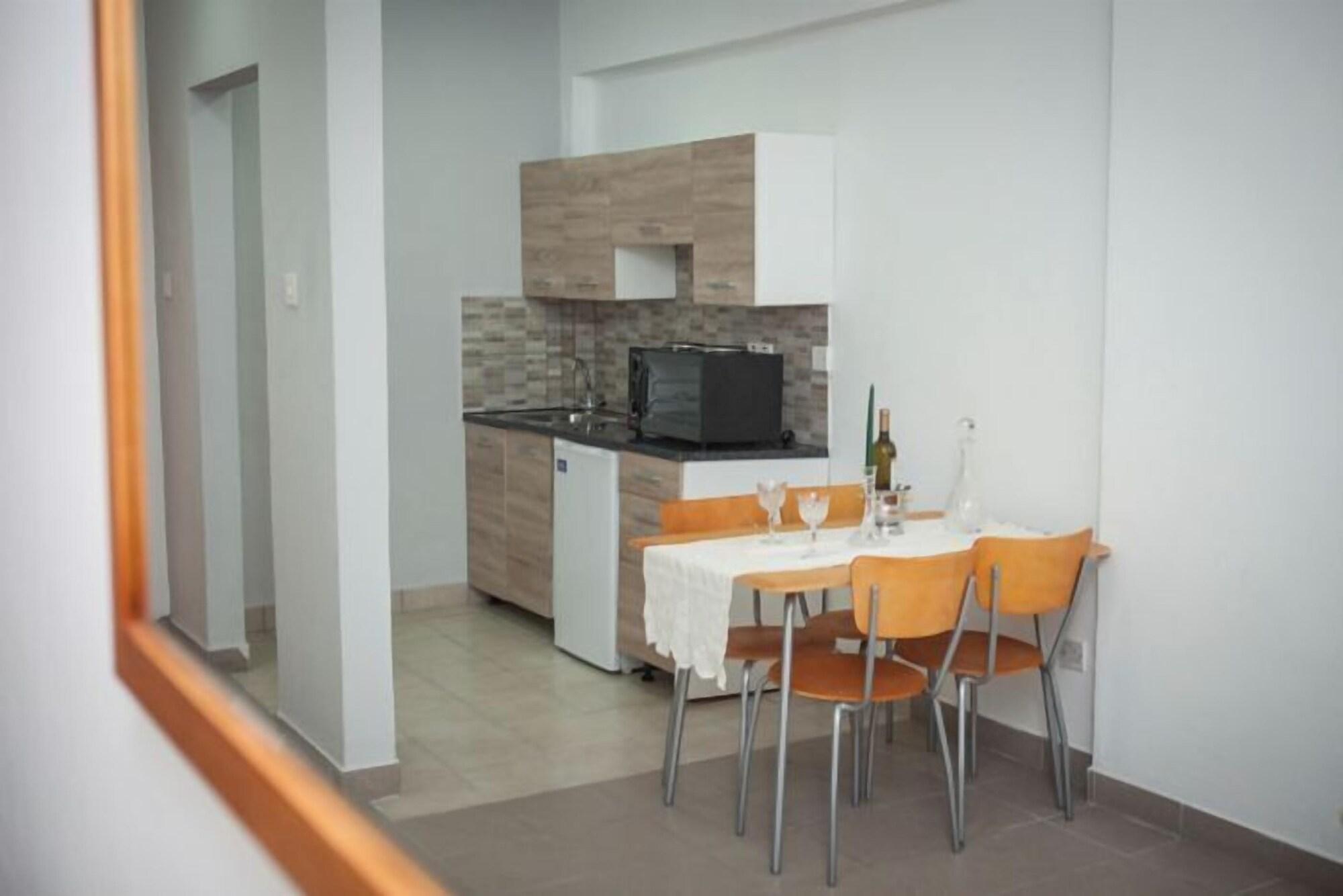 Alecos Aparthotel Paphos