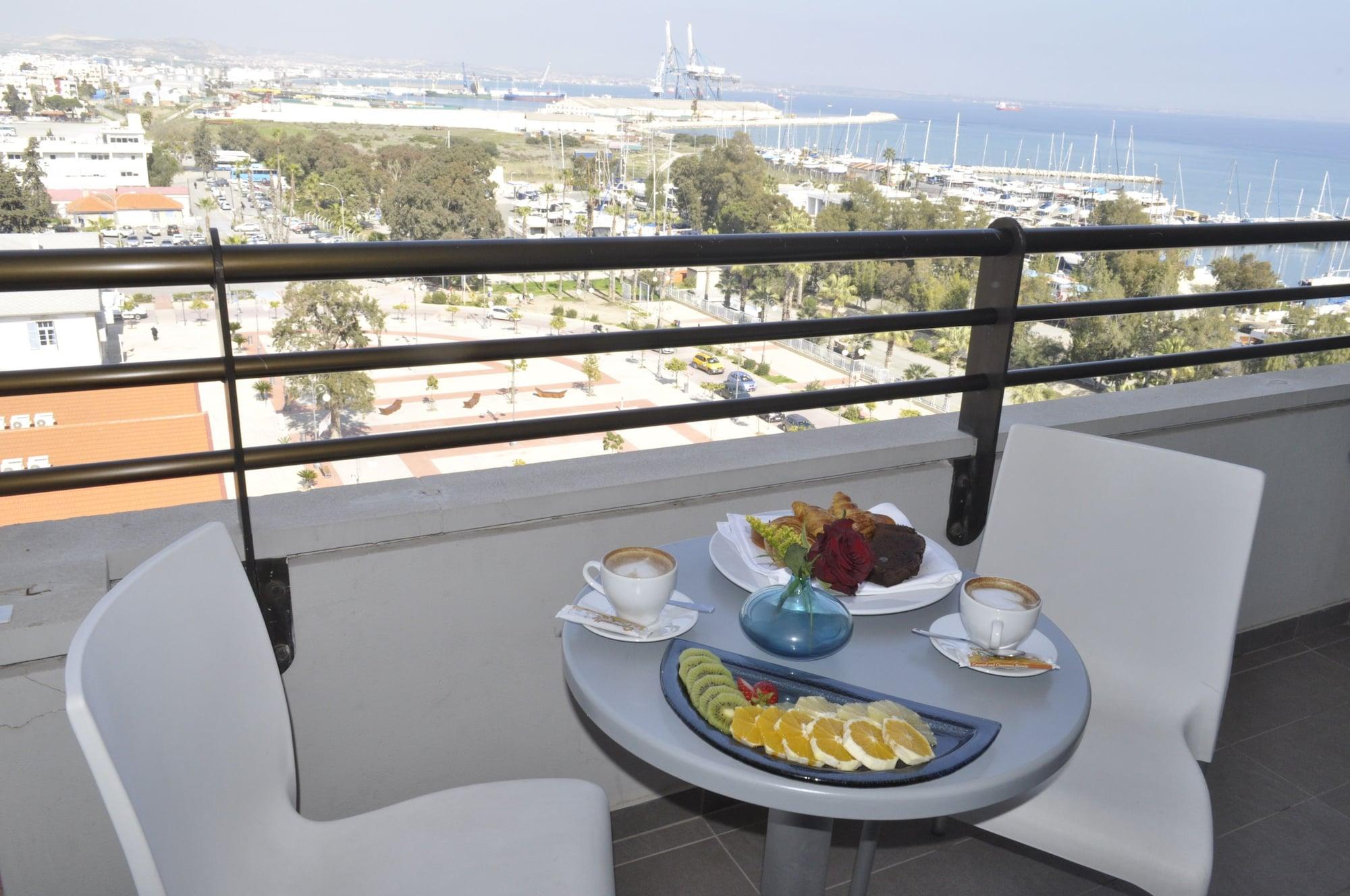 Hotel Sun Hall 4*