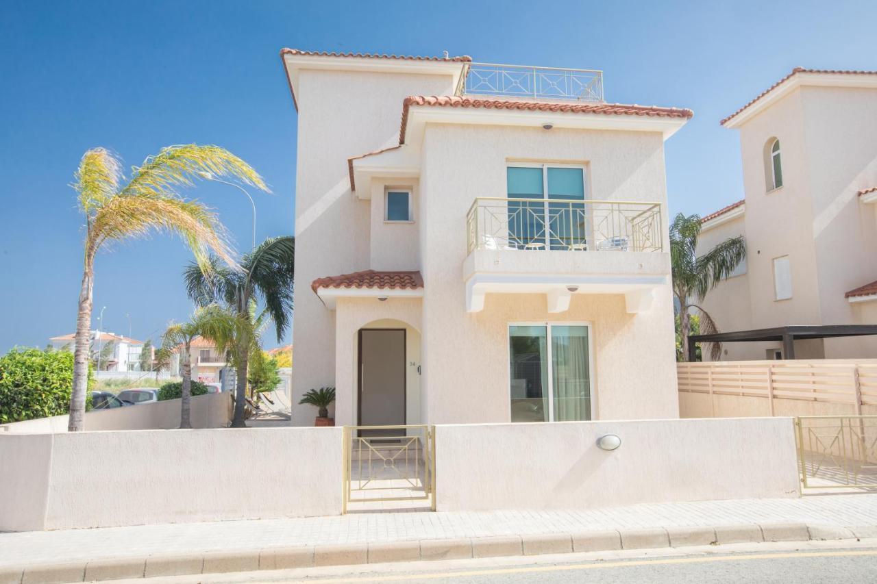 George's Lux * Protaras