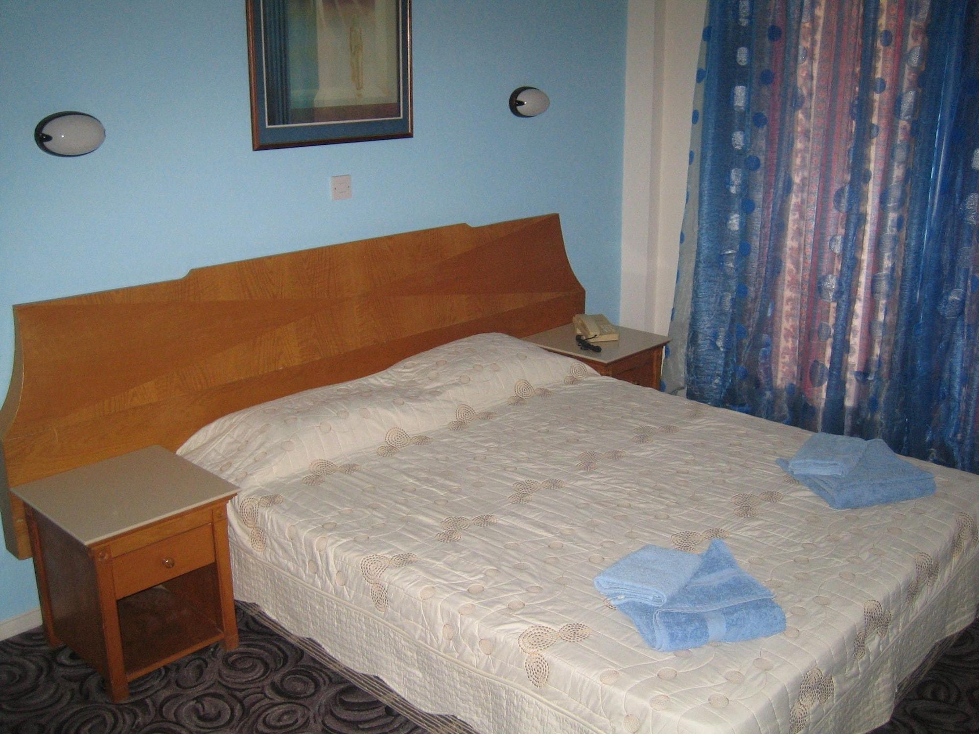 Onisillos Hotel 2*