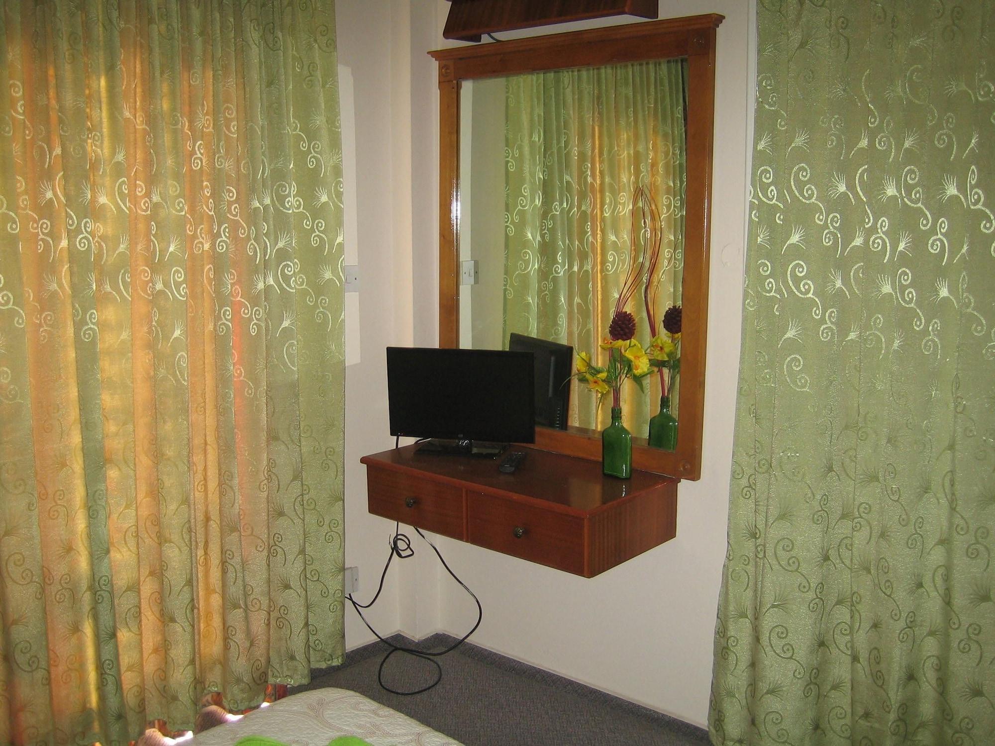 Onisillos Hotel 2*
