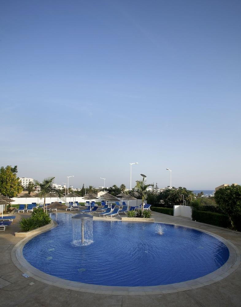 Sunrise Oasis & Waterpark 4*