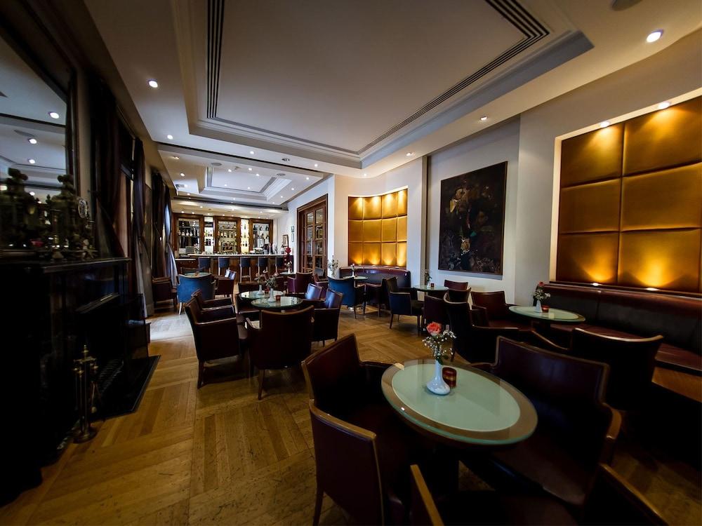 Curium Palace Hotel 4*