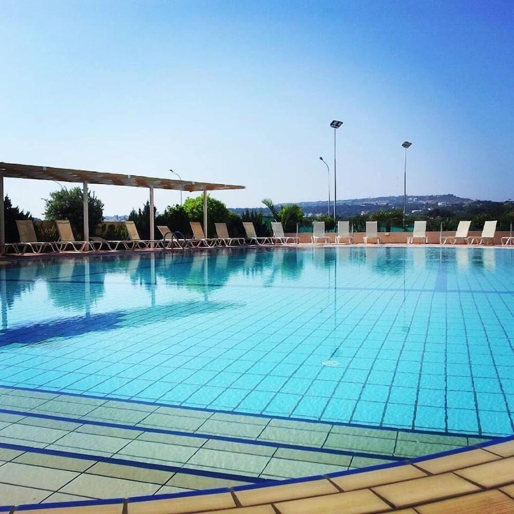 Kama Lifestyle Aparthotel 3*