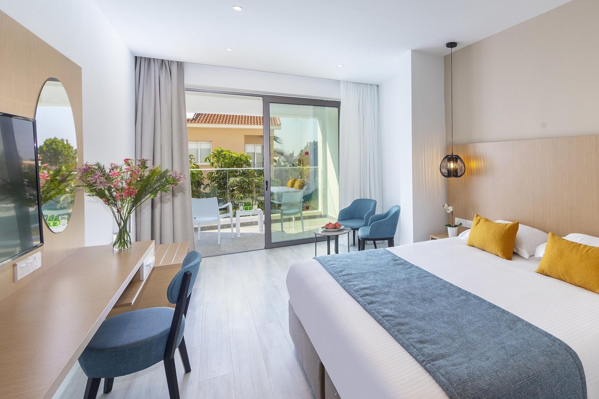 Hotel Leonardo Crystal Cove & - Adults Only 4*