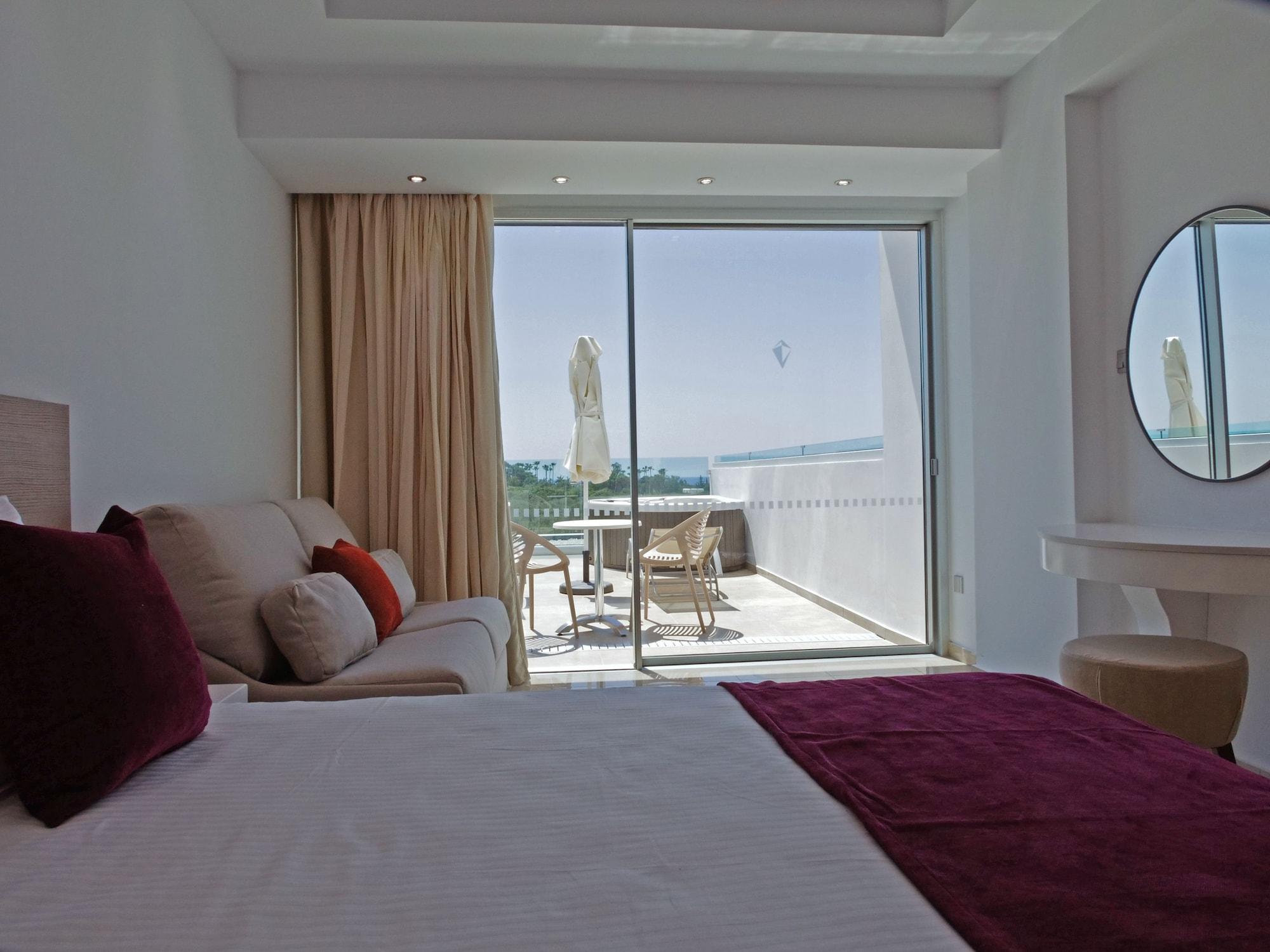 Hotel Amethyst Napa & Ayia Napa