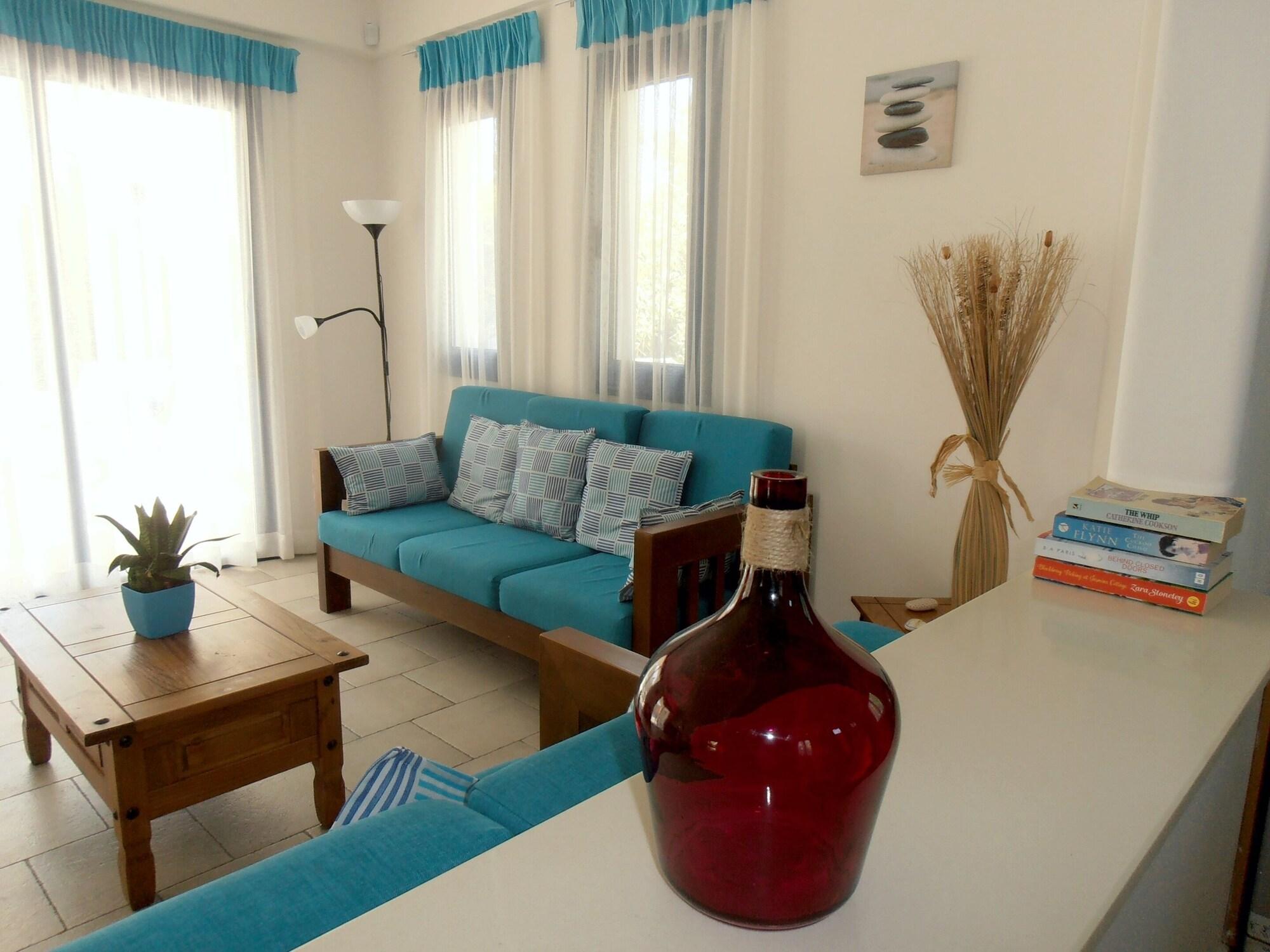 Sanders Azzurro Villa Paphos